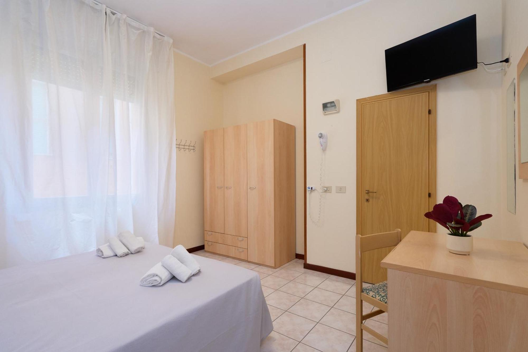 Hotel Jolanda เบลลาเรีย-อีเจอา มารีนา ภายนอก รูปภาพ