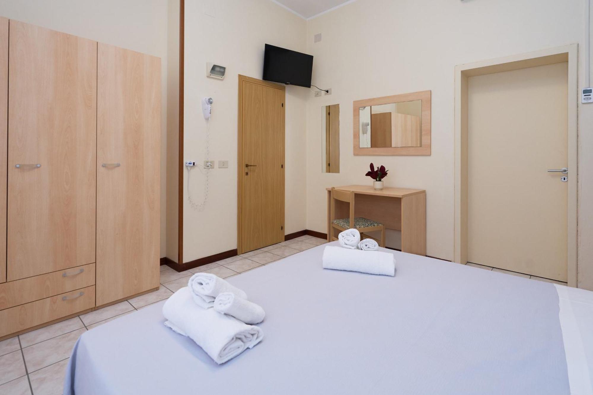 Hotel Jolanda เบลลาเรีย-อีเจอา มารีนา ภายนอก รูปภาพ
