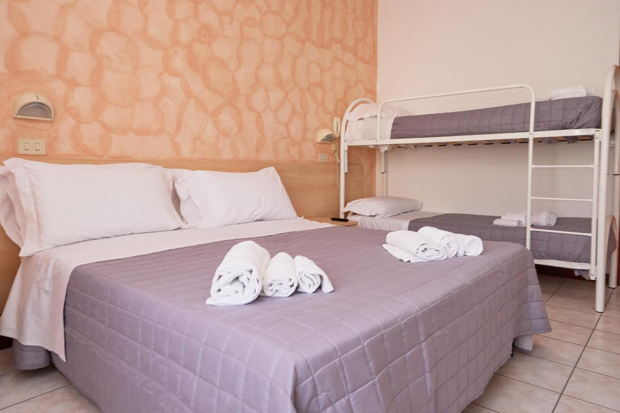 Hotel Jolanda เบลลาเรีย-อีเจอา มารีนา ภายนอก รูปภาพ